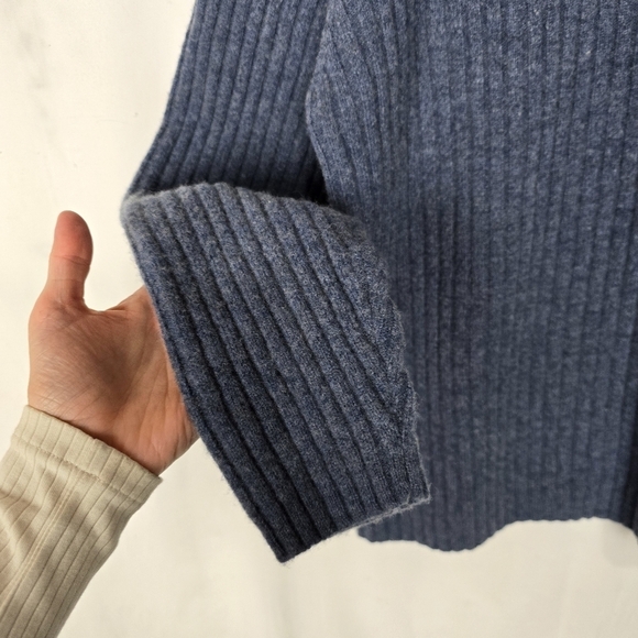 Vintage Y2k Old Navy Ribbed Knit Blue 100% Lambswool Sweater - Picture 4 of 5
